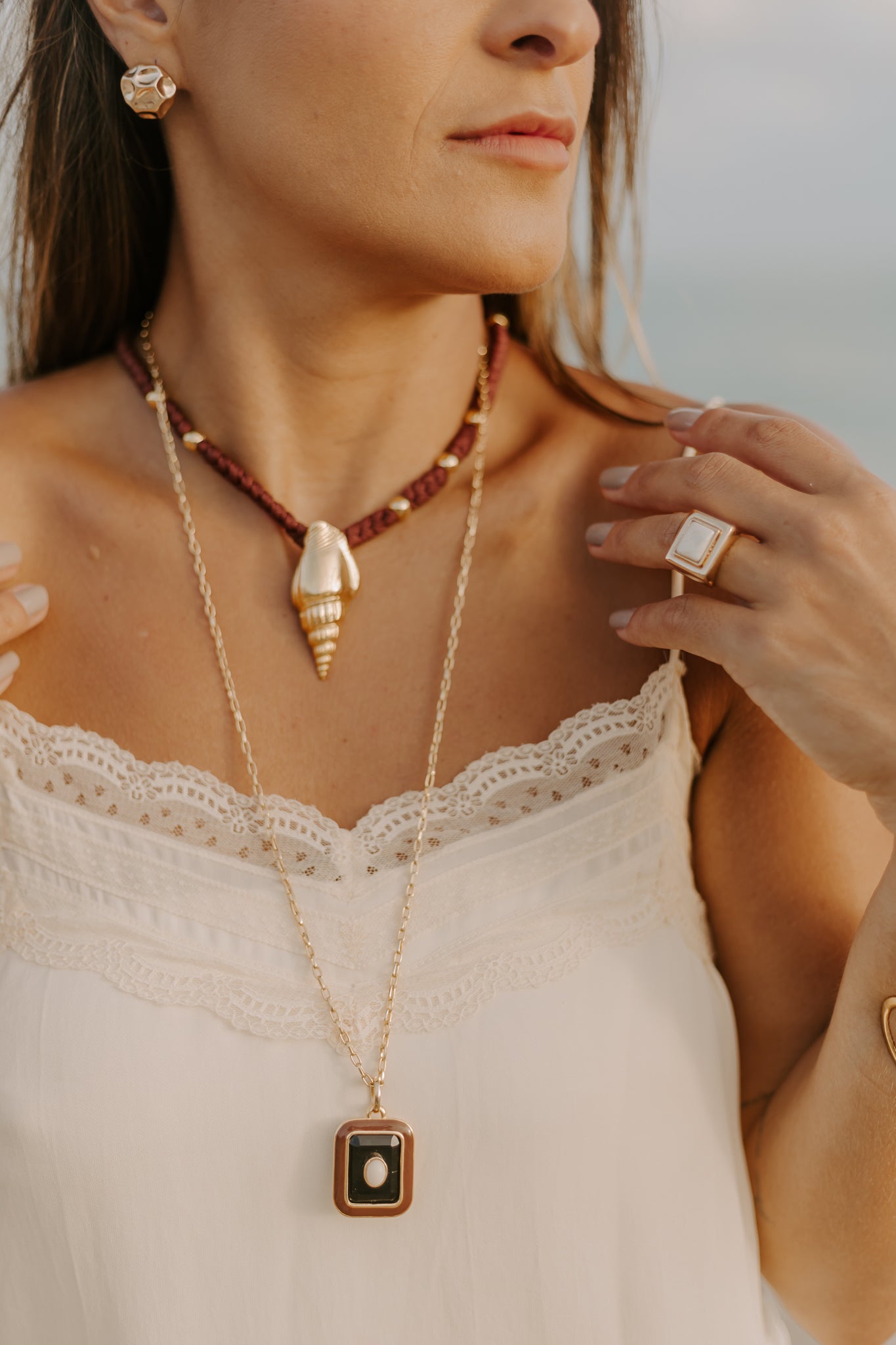 Colar Longo Corrente/Couro Marrrom Pingente Quadrado Resina