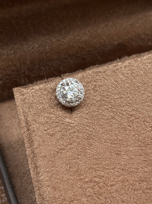 Brinco solitário Moissanite Cravejado 6.5mm