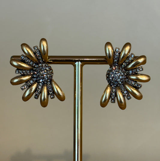 Brinco Jasmim Cravejado