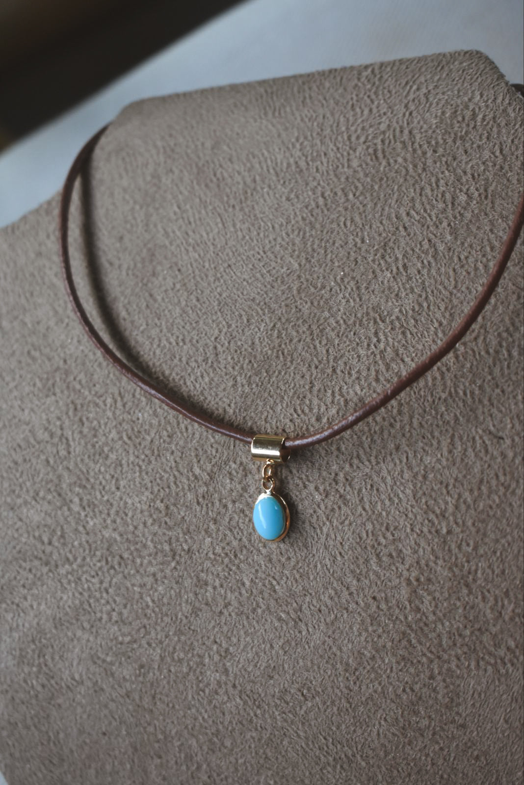 Choker Courinho Pingente Mini Turquesa