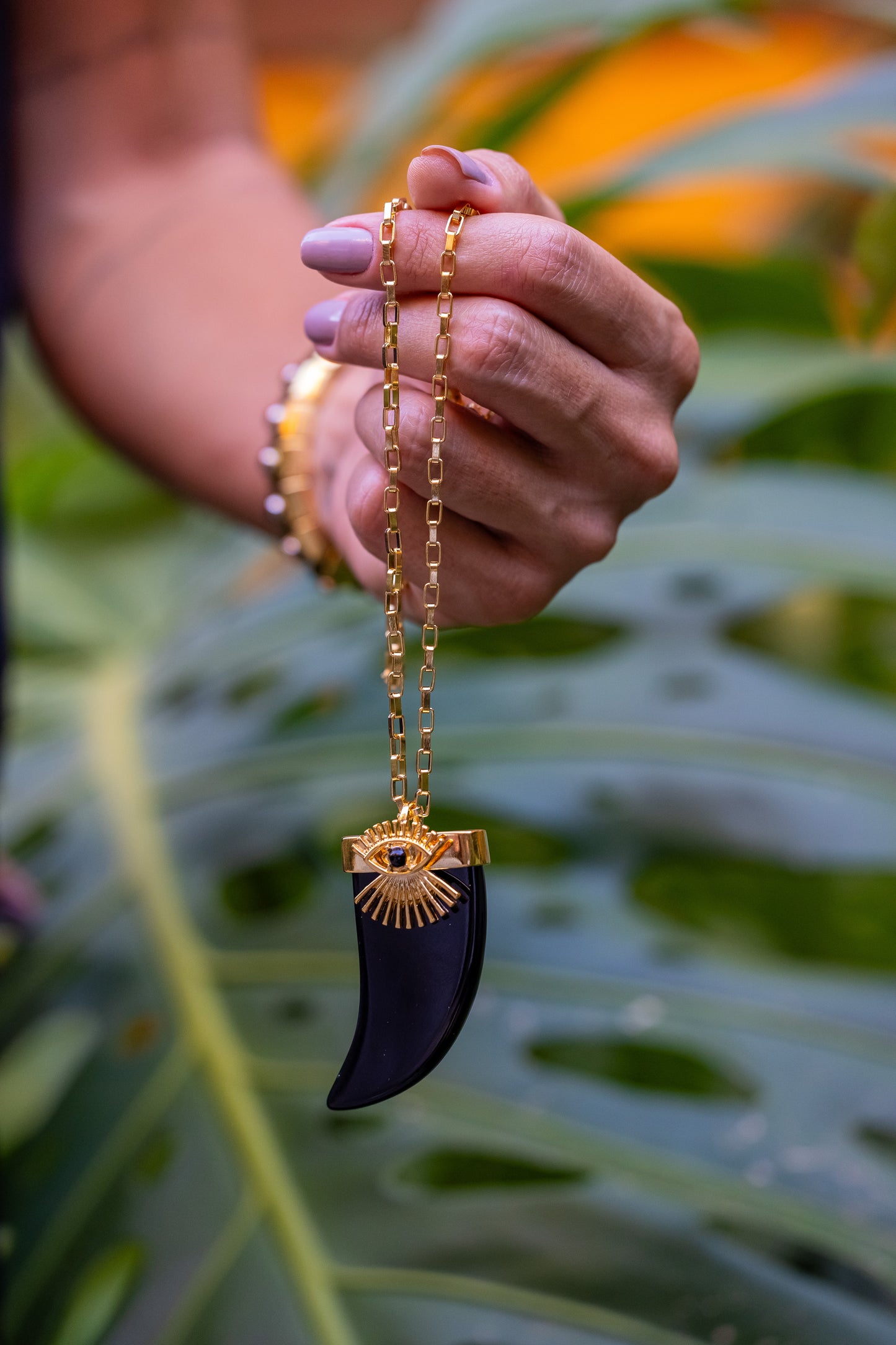 Colar Longo Pingente Dente Com Olho Grego Preto