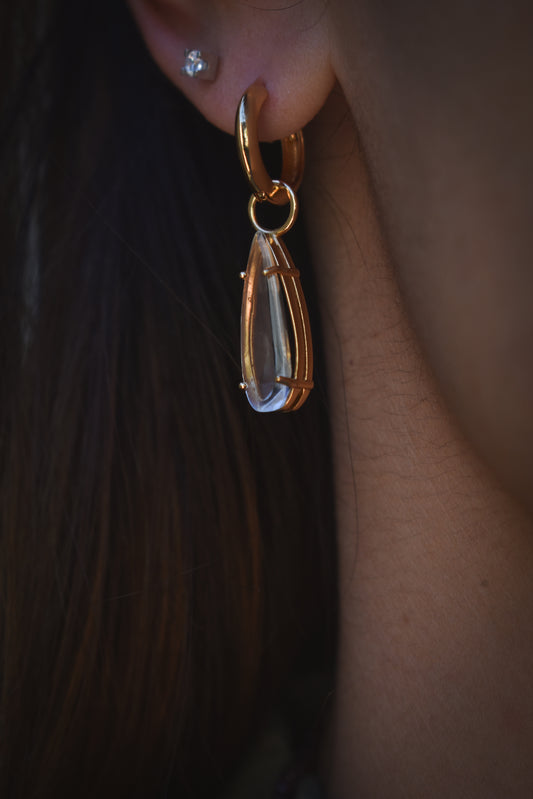 Brinco argola gota cristal