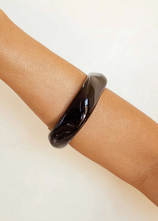 Bracelete Fino Serene Resina Marrom