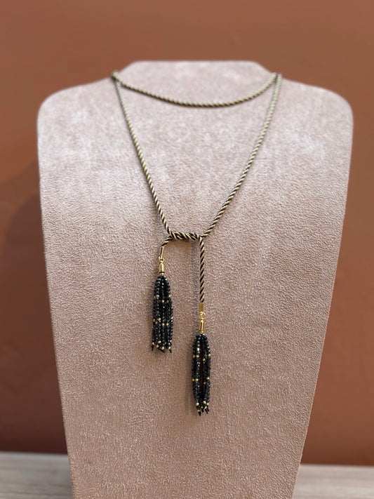 Colar Fio Bela Tassel Preto