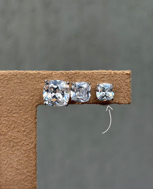 Brinco Ponto De Luz quadrado Prata´P