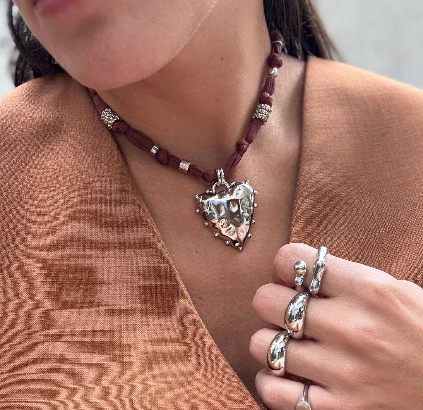 Colar Heart Nômade Marrom Prata