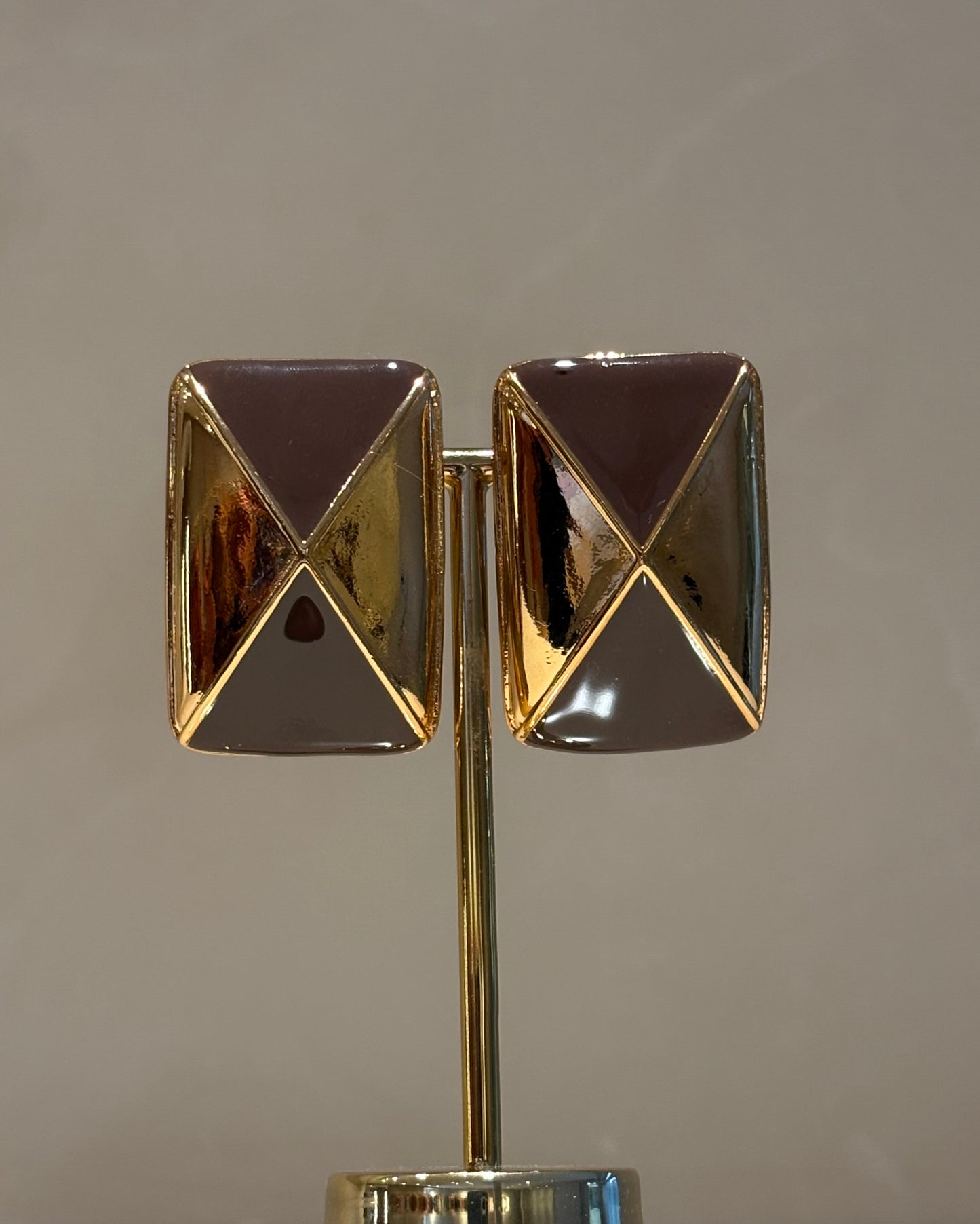 Brinco Retangle Esmaltado Trufa