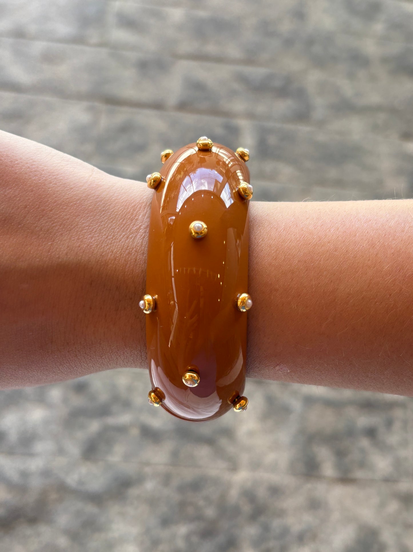 Bracelete Nômade Cravejado Caramelo