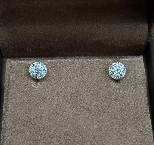 Brinco solitário Moissanite Cravejado 6.5mm