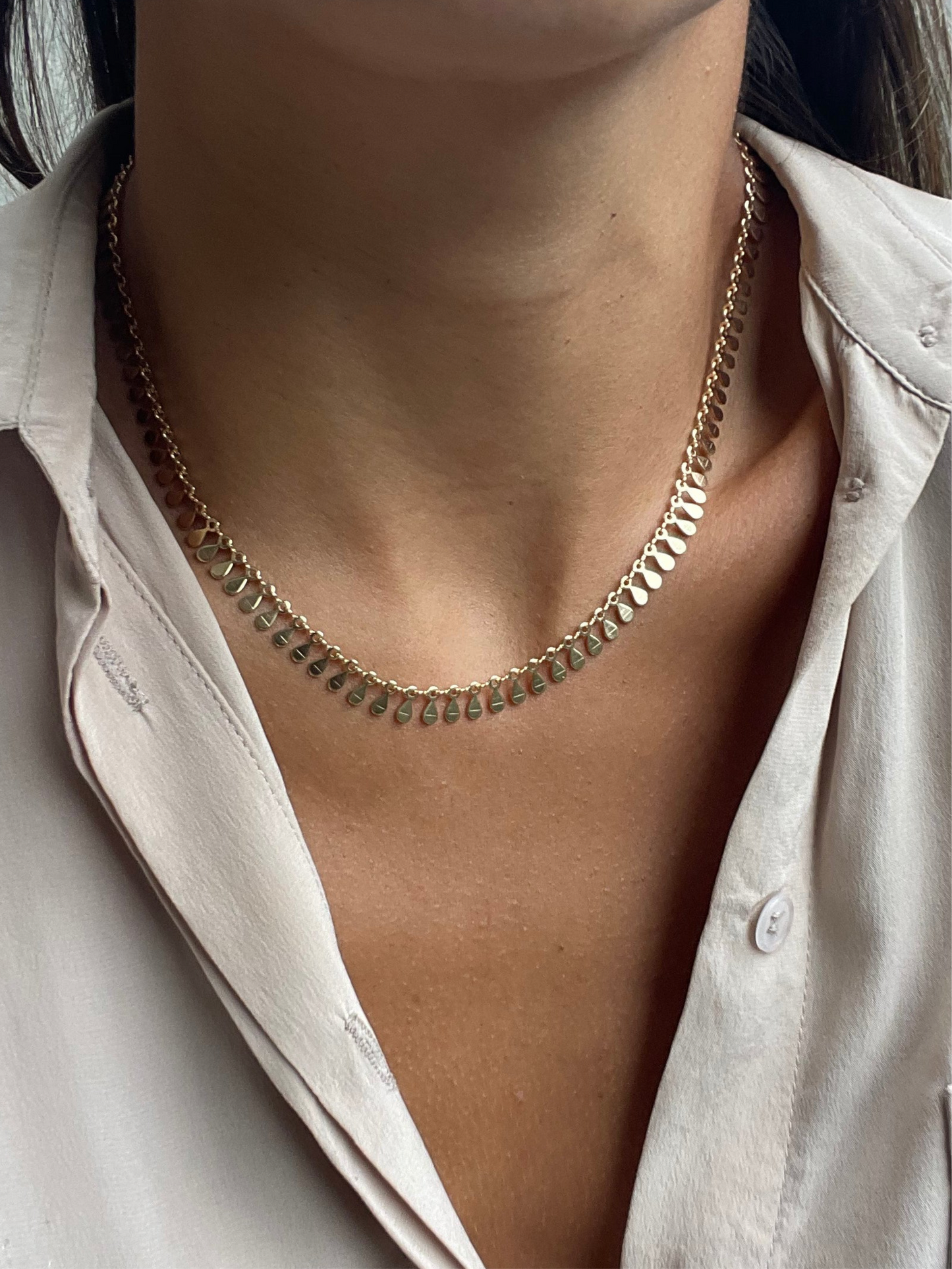 Colar Curto Gotinhas Achatadas