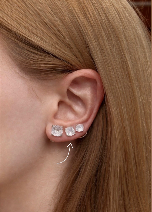 Brinco Ponto De Luz Prata quadrado M