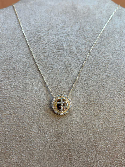 Colar La Isla Pingente Círculo Cruz Cravejado