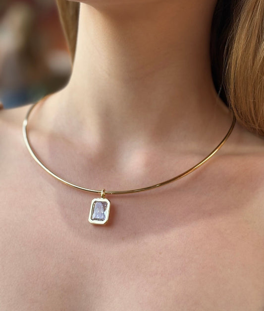Choker Rígido Com Ponto De Luz