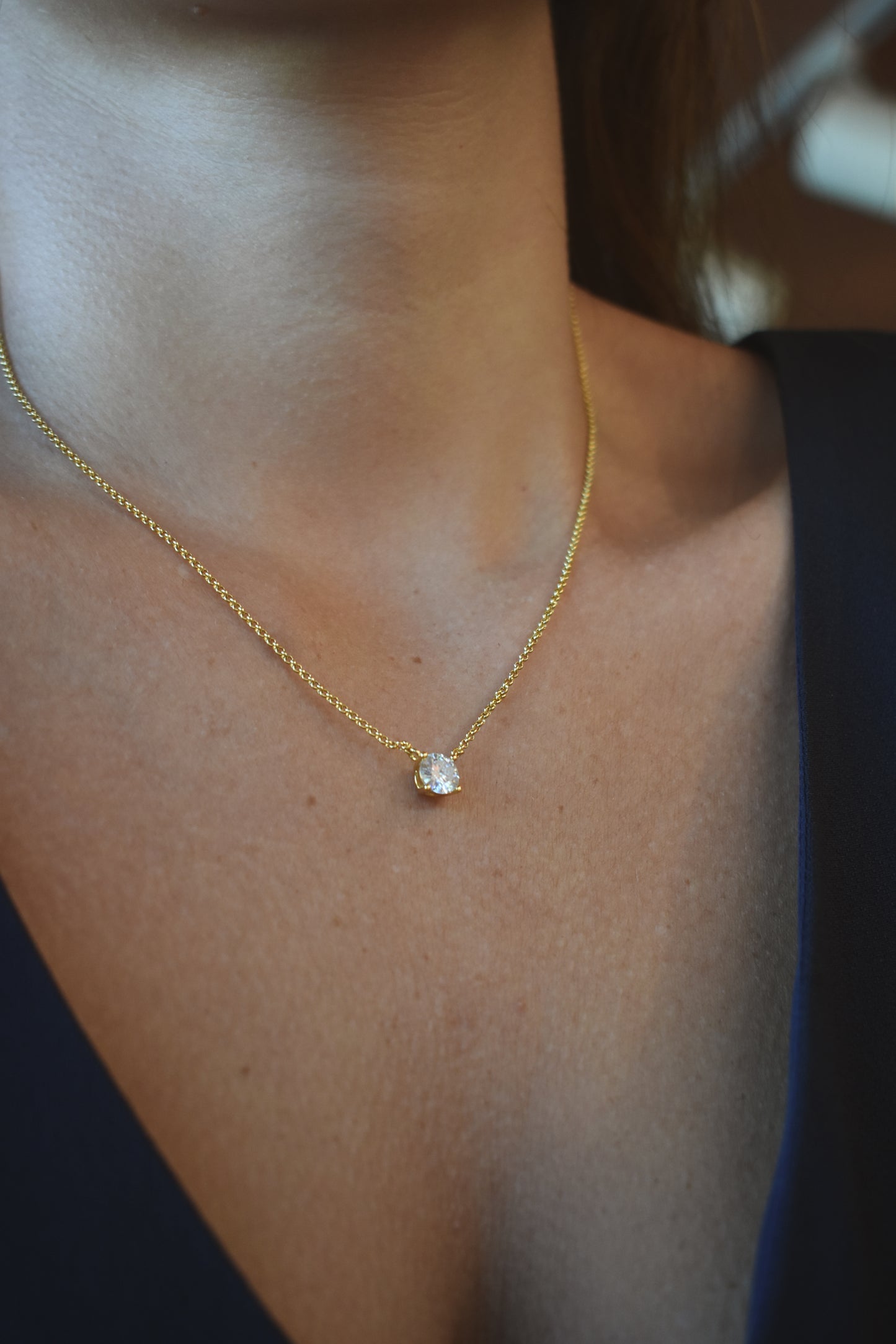 Colar solitário Moissanite 6,5mm dourado