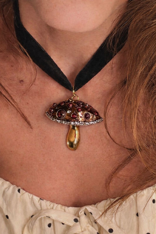 Choker Mushroom Red