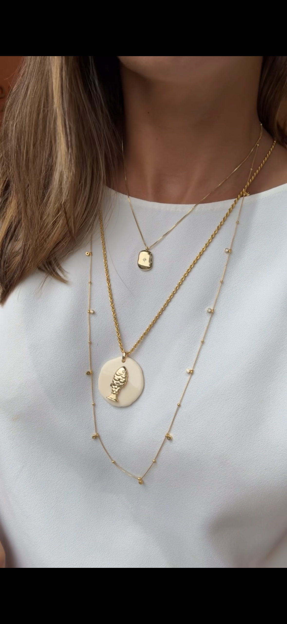 Colar longo Pingente Orgânico Fish White