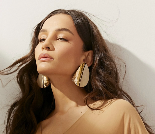 Brinco leque esmaltado branco G