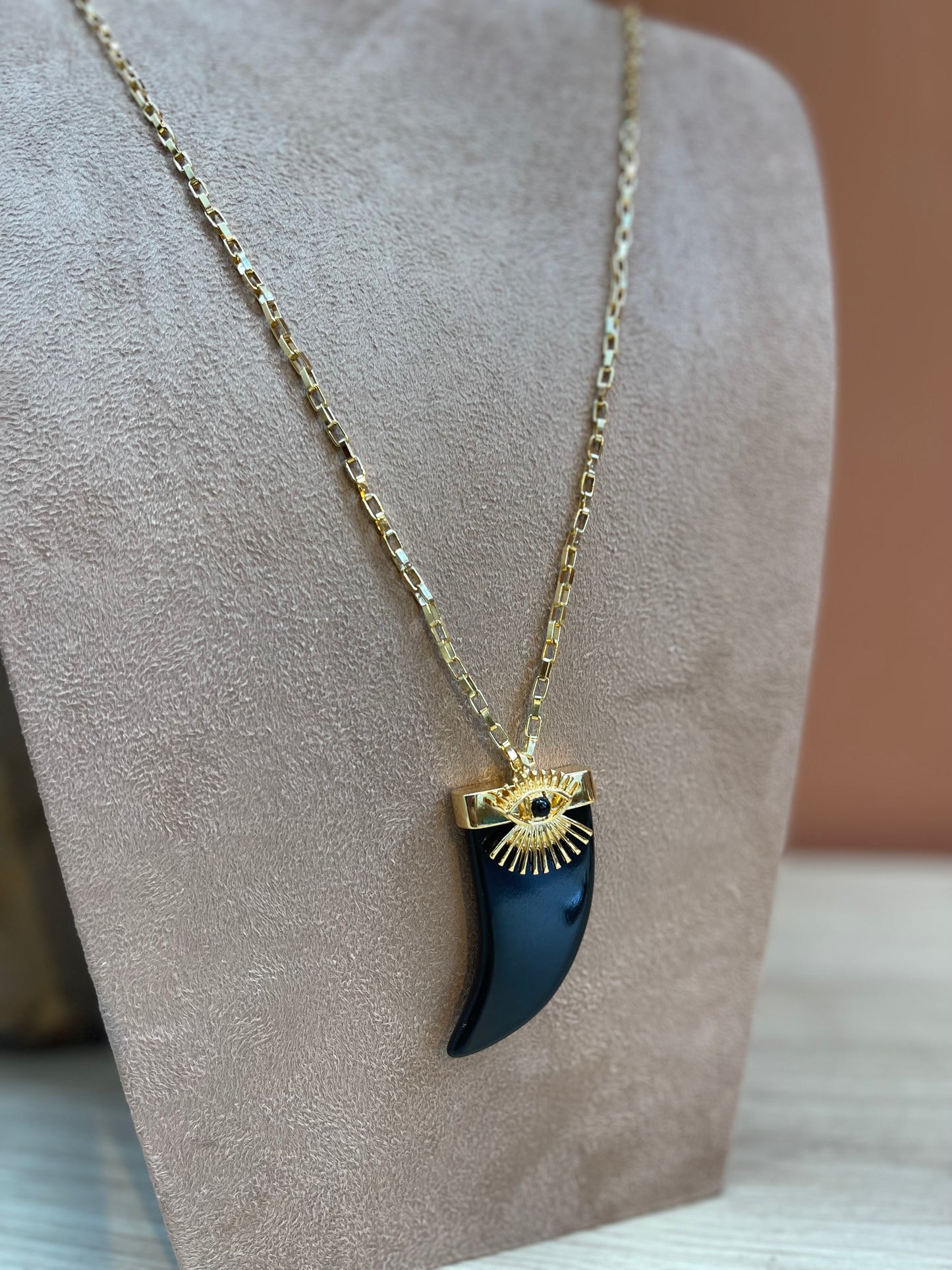 Colar Longo Pingente Dente Com Olho Grego Preto