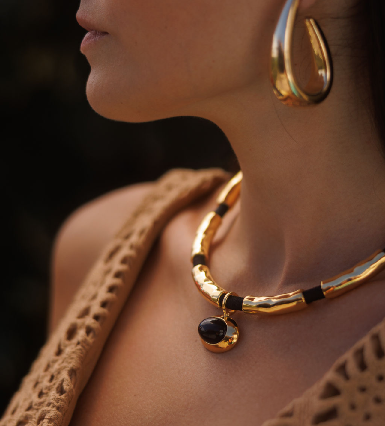 Colar Spring Rígido Corda Preto