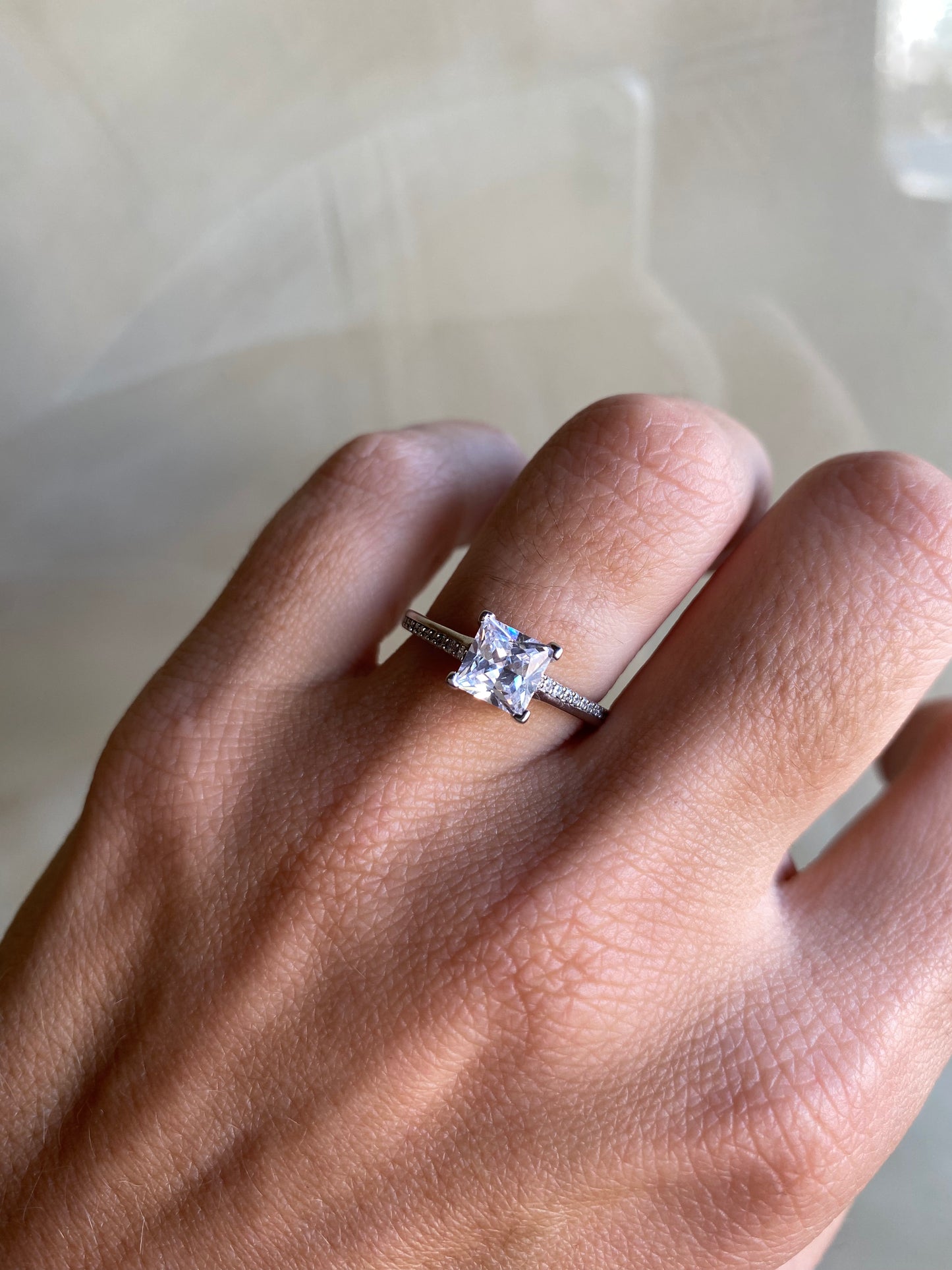 Anel square cravejada Gigi 16