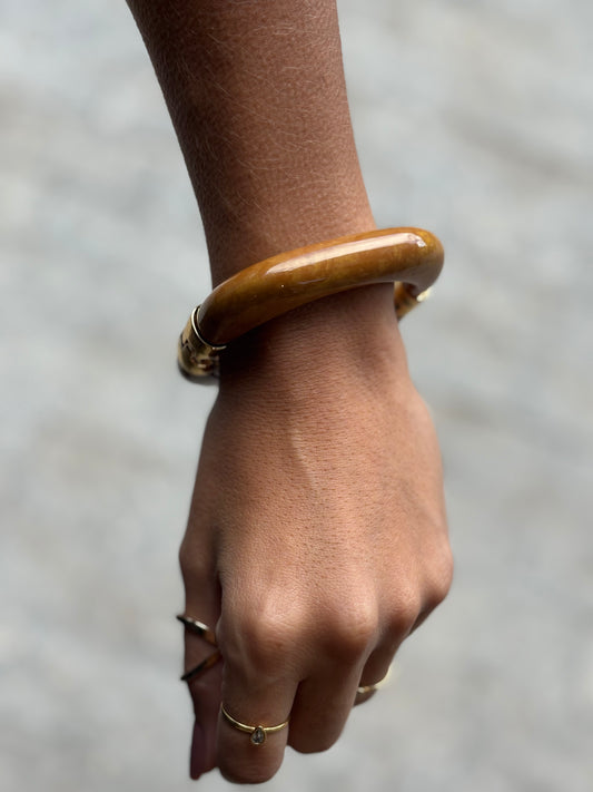 Bracelete Quadrado Resina Mescla