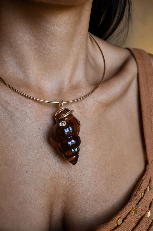 Choker Rígida Shell Âmbar