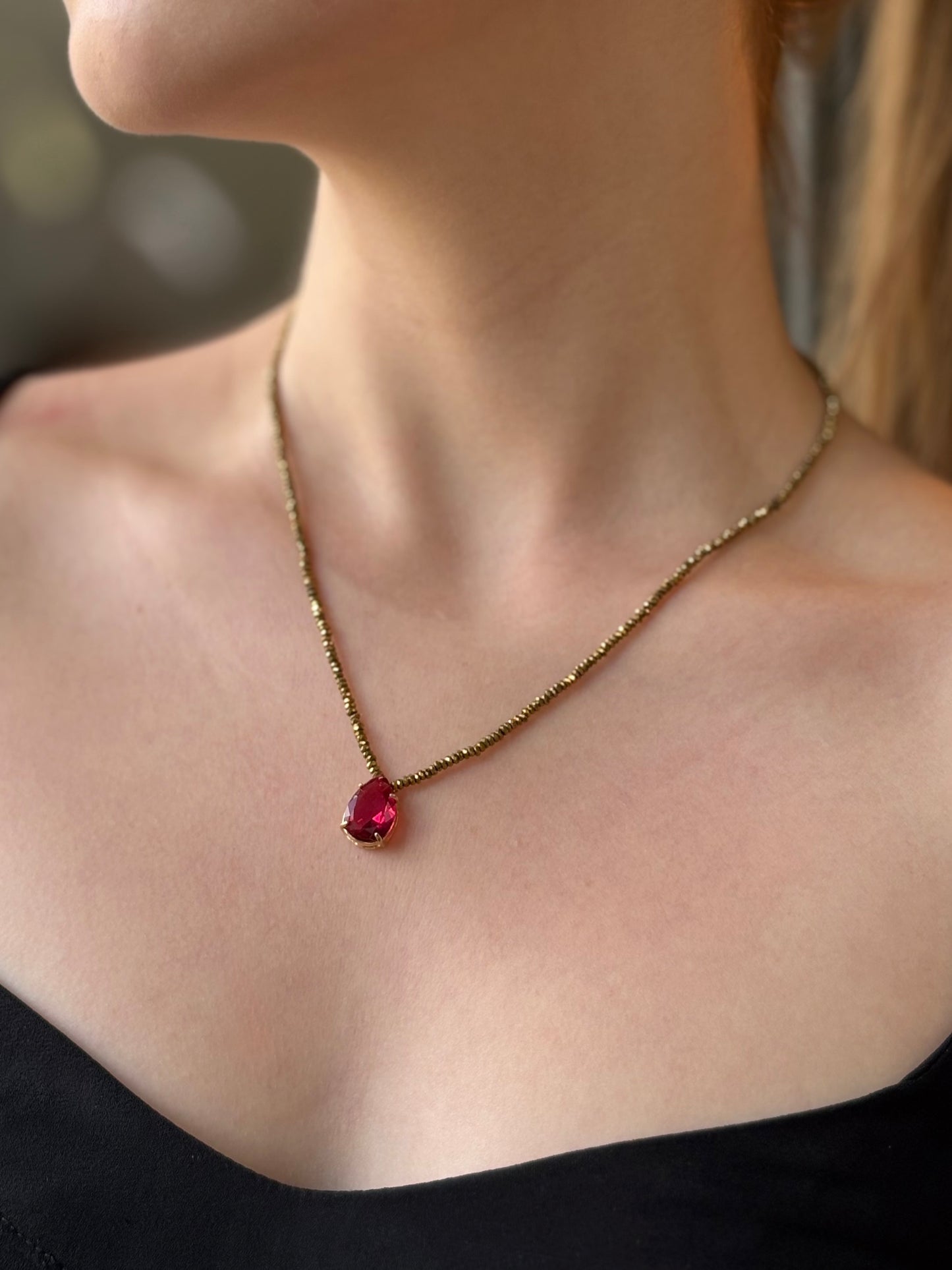 Colar Hematita Gota Rosa