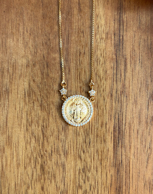 Colar Lá Isla Pingente Circulo Santo Cravejado