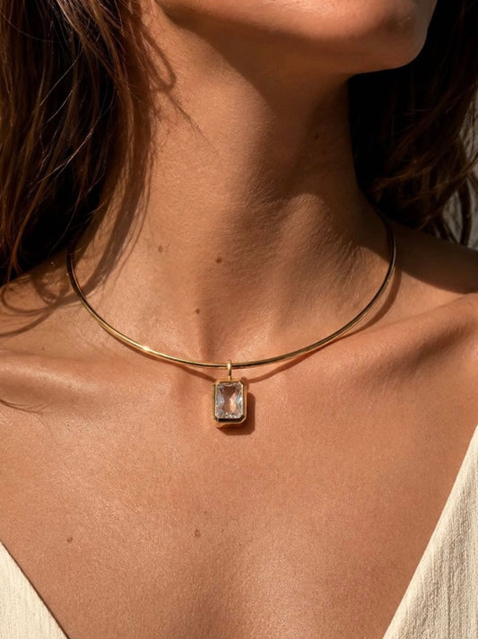 Choker Rígido Com Ponto De Luz