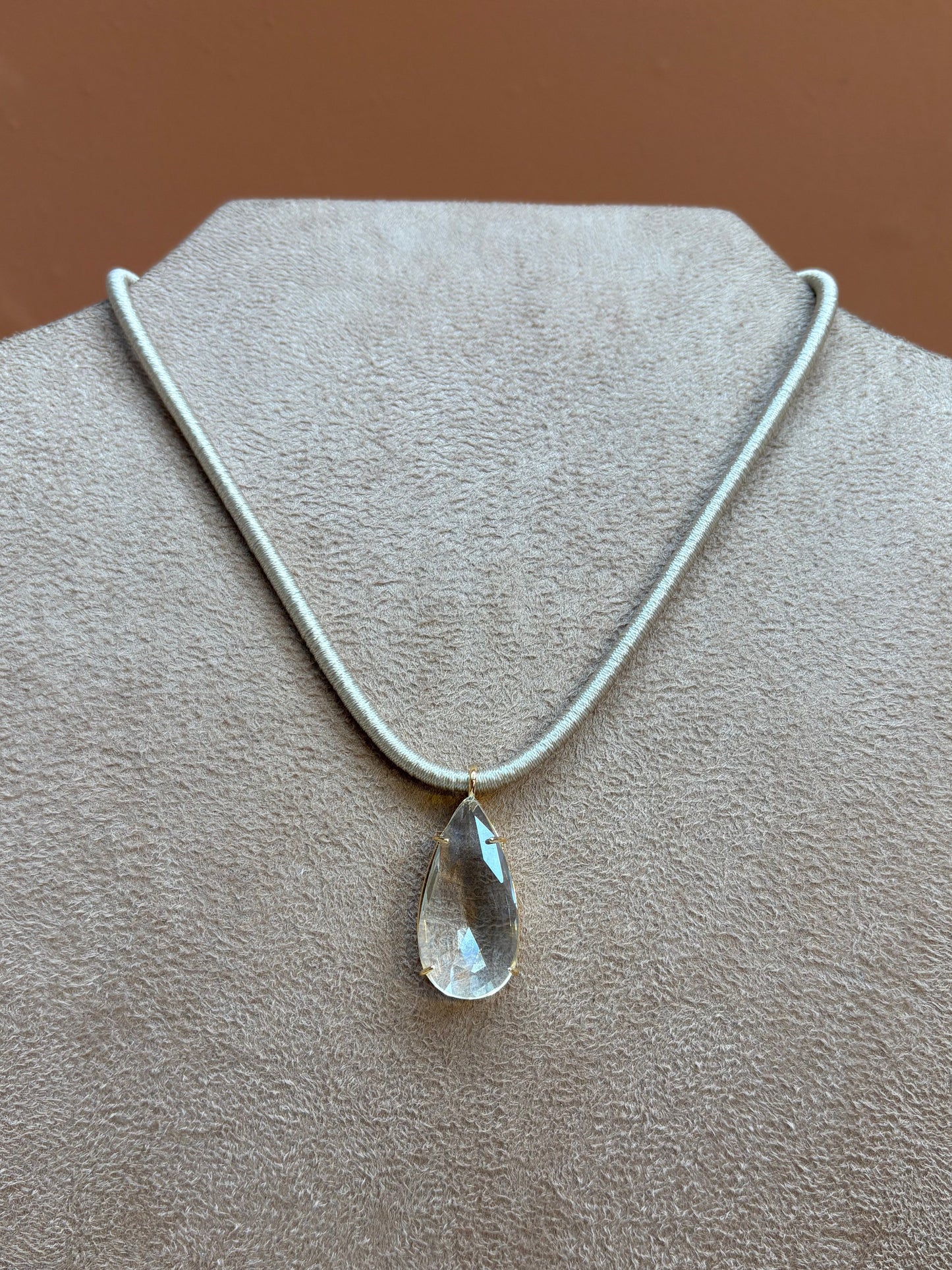 Colar Corda Golden Gota Cristal