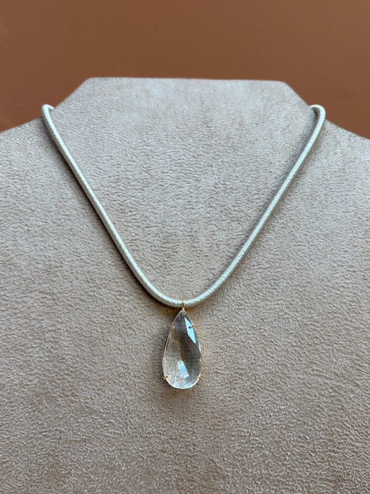 Colar Corda Golden Gota Cristal