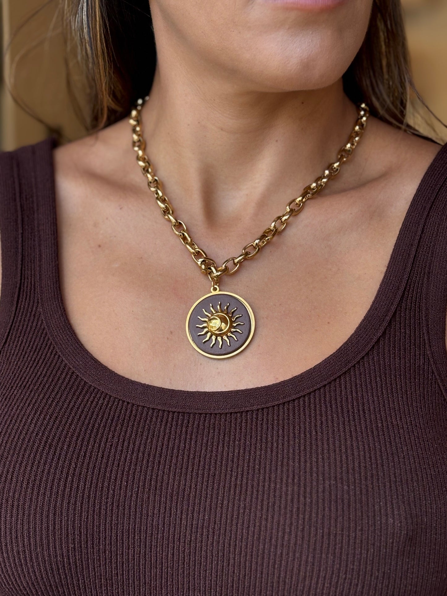 Colar Pingente Couro Solar