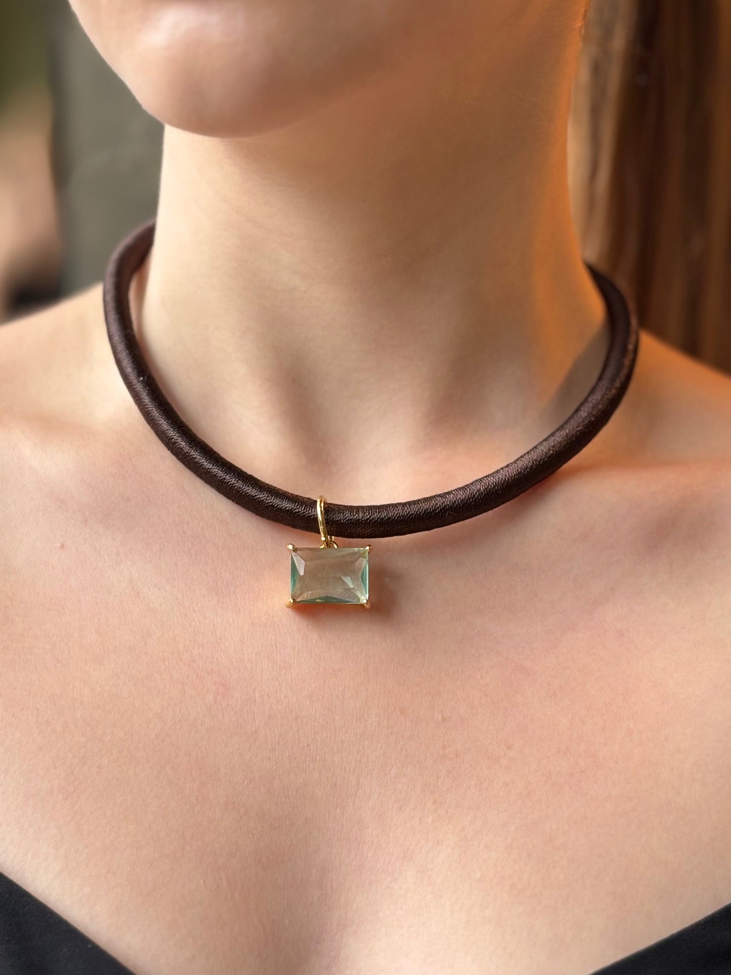 Colar Choker Gaya Trufa Cristal Verde