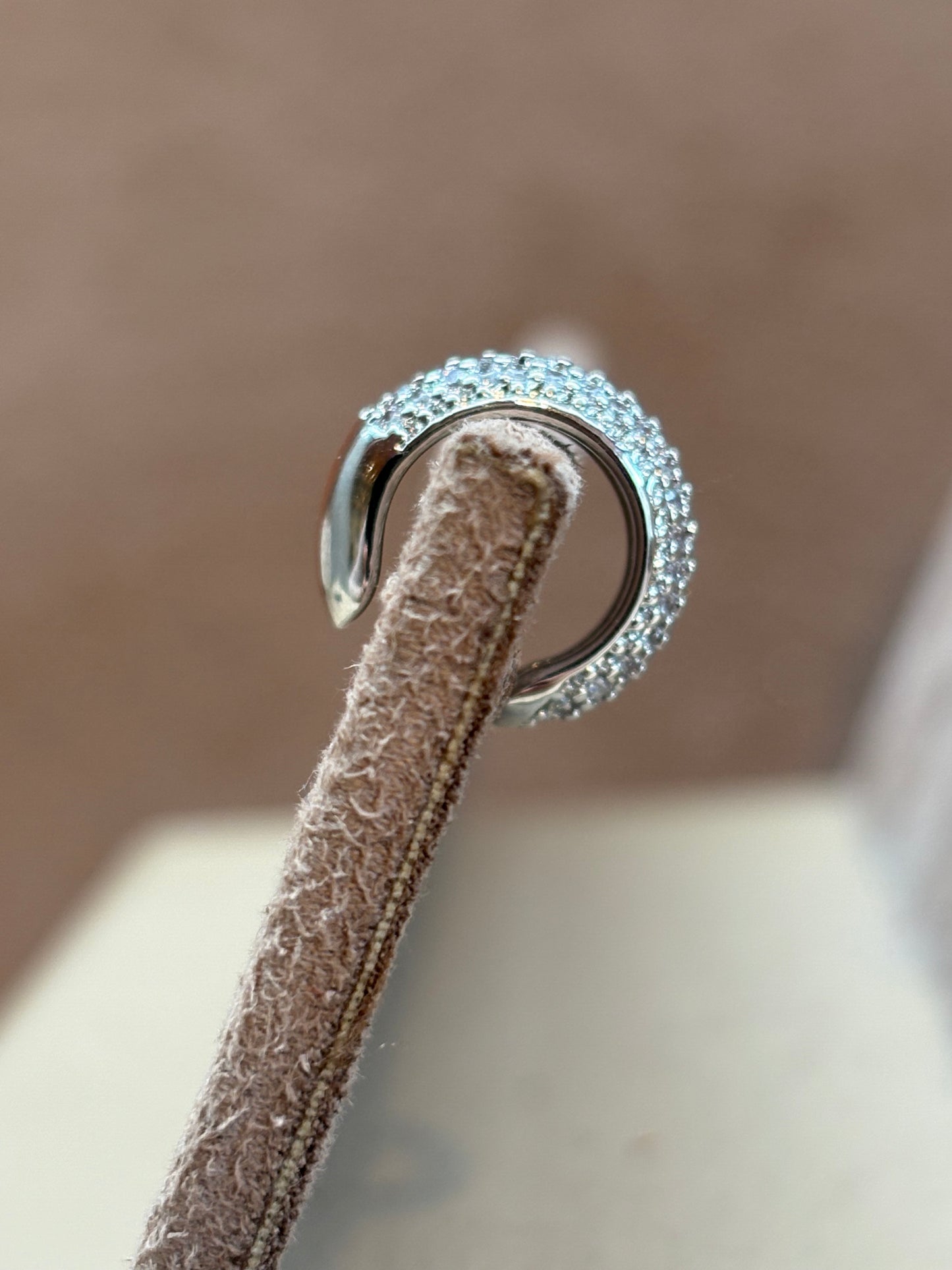 Brinco Piercing Isla Cravejado Prata P