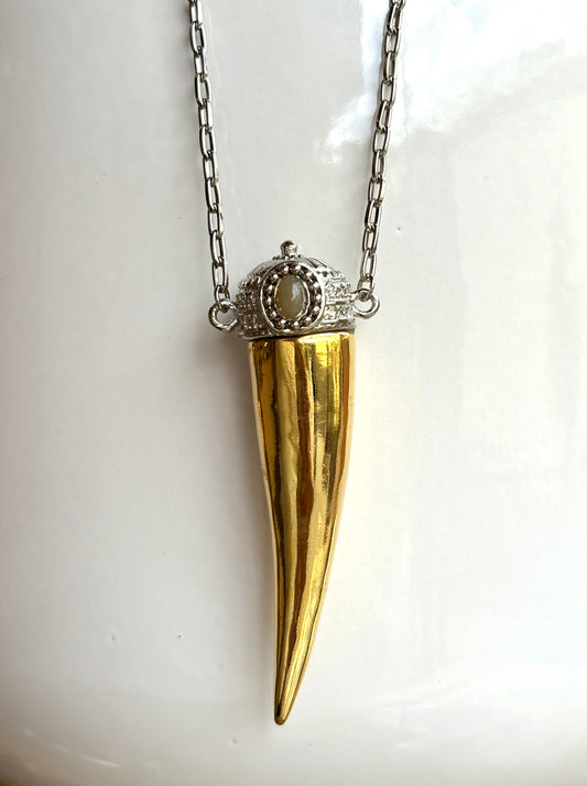 Colar longo Tooth