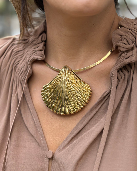 Colar Choker Rígida Concha