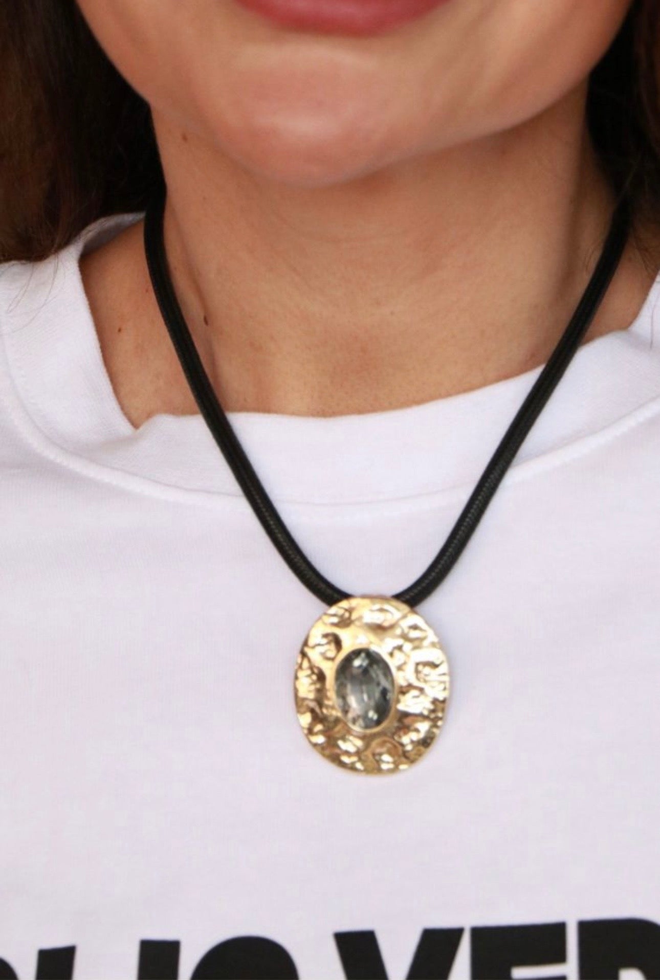 Colar Couro Preto Pingente Disc Azul