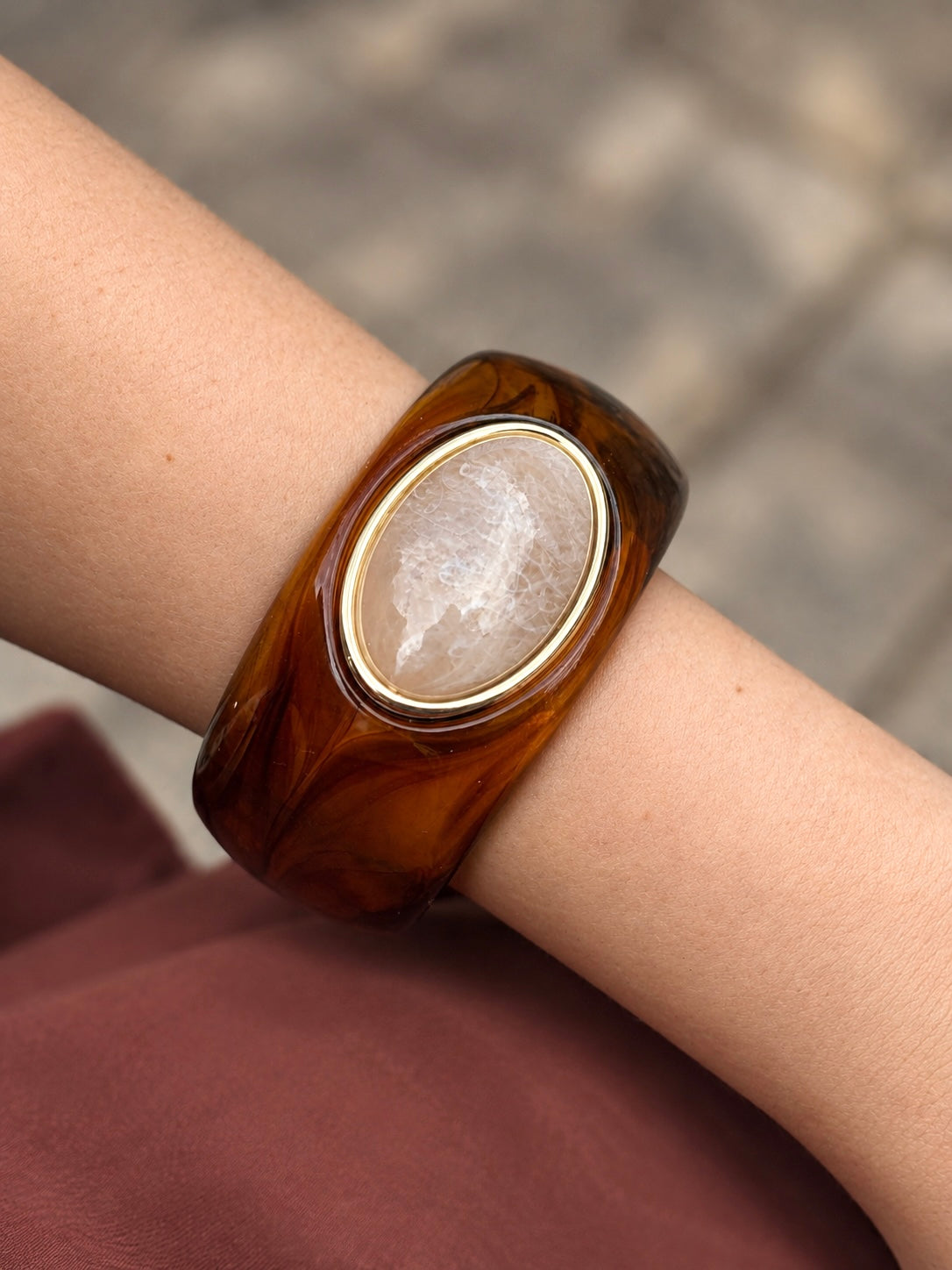 Bracelete Auror Resina Marrom Com Pedra Rose