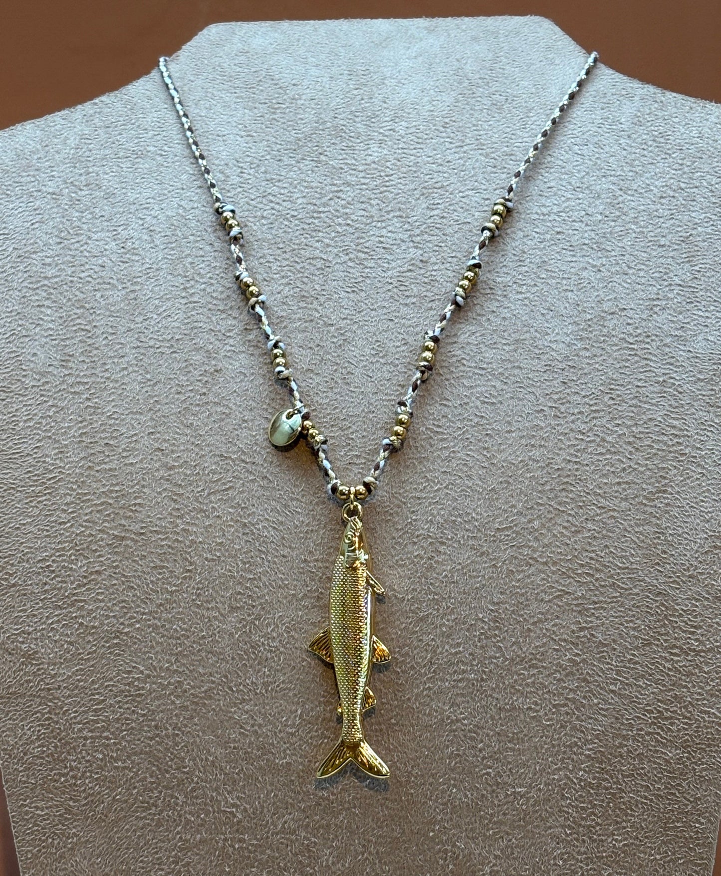 Colar Macrame Sardinha