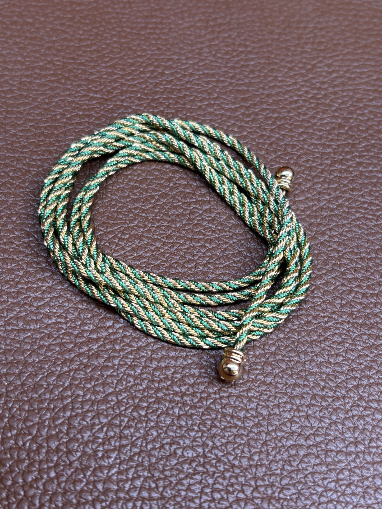 Colar fio Bela verde