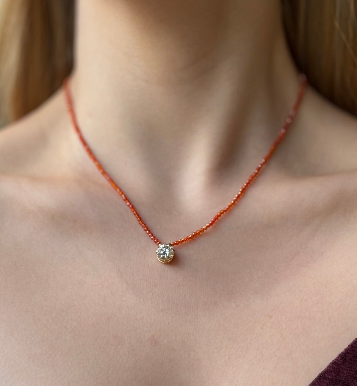 Colar Pedrinhas Coral Ponto De Luz Moissanite 8mm