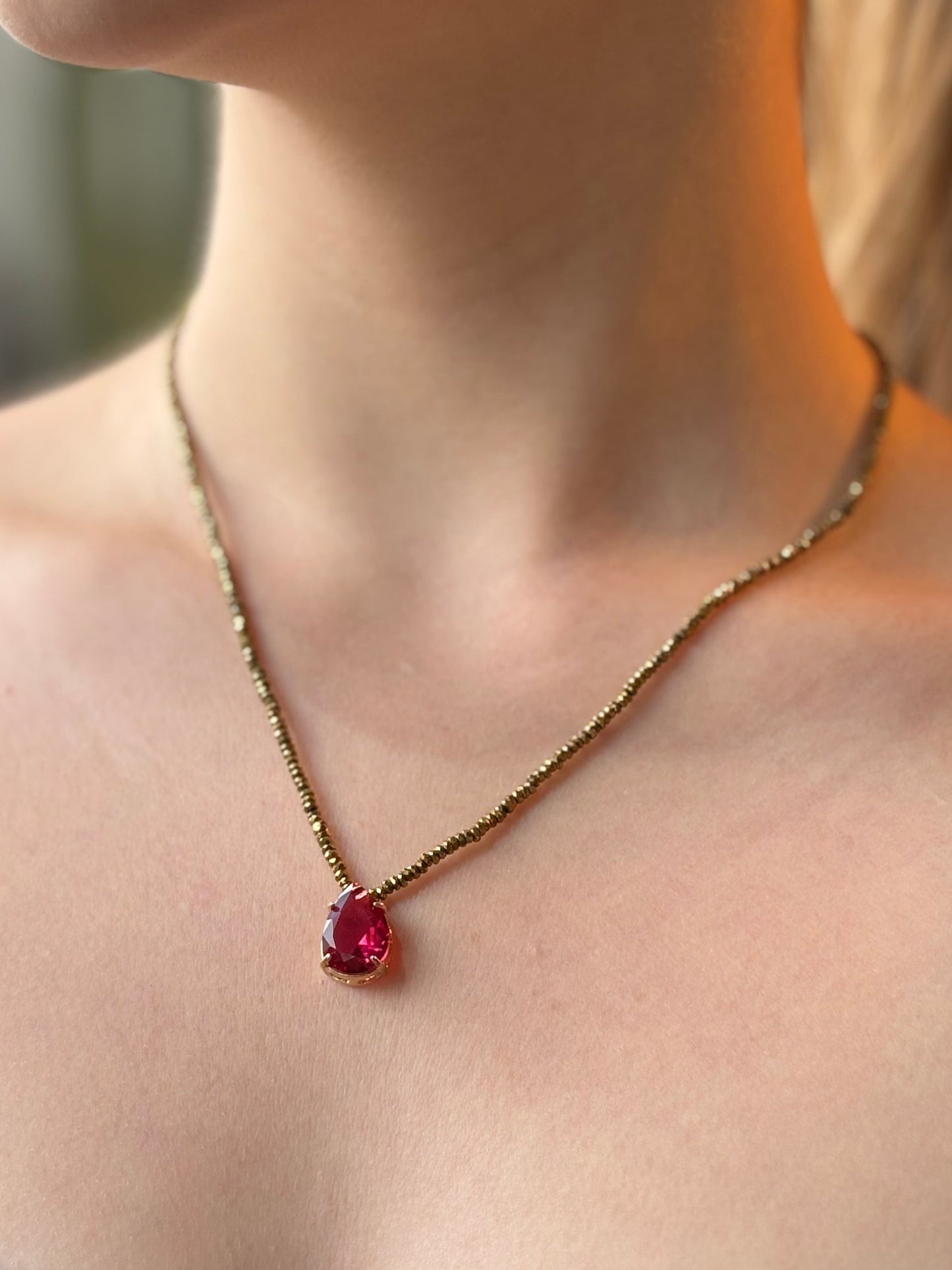 Colar Hematita Gota Rosa