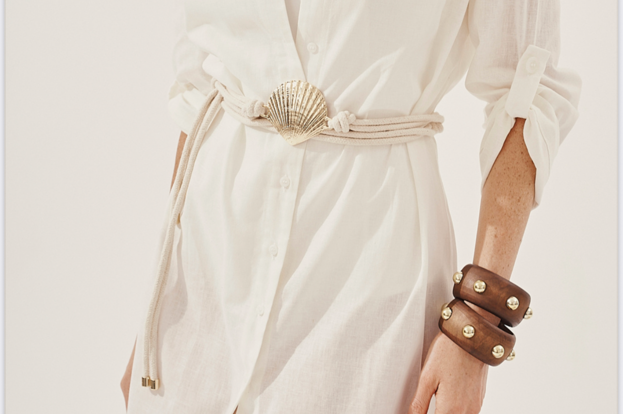 Bracelete Madeira Bolas Douradas