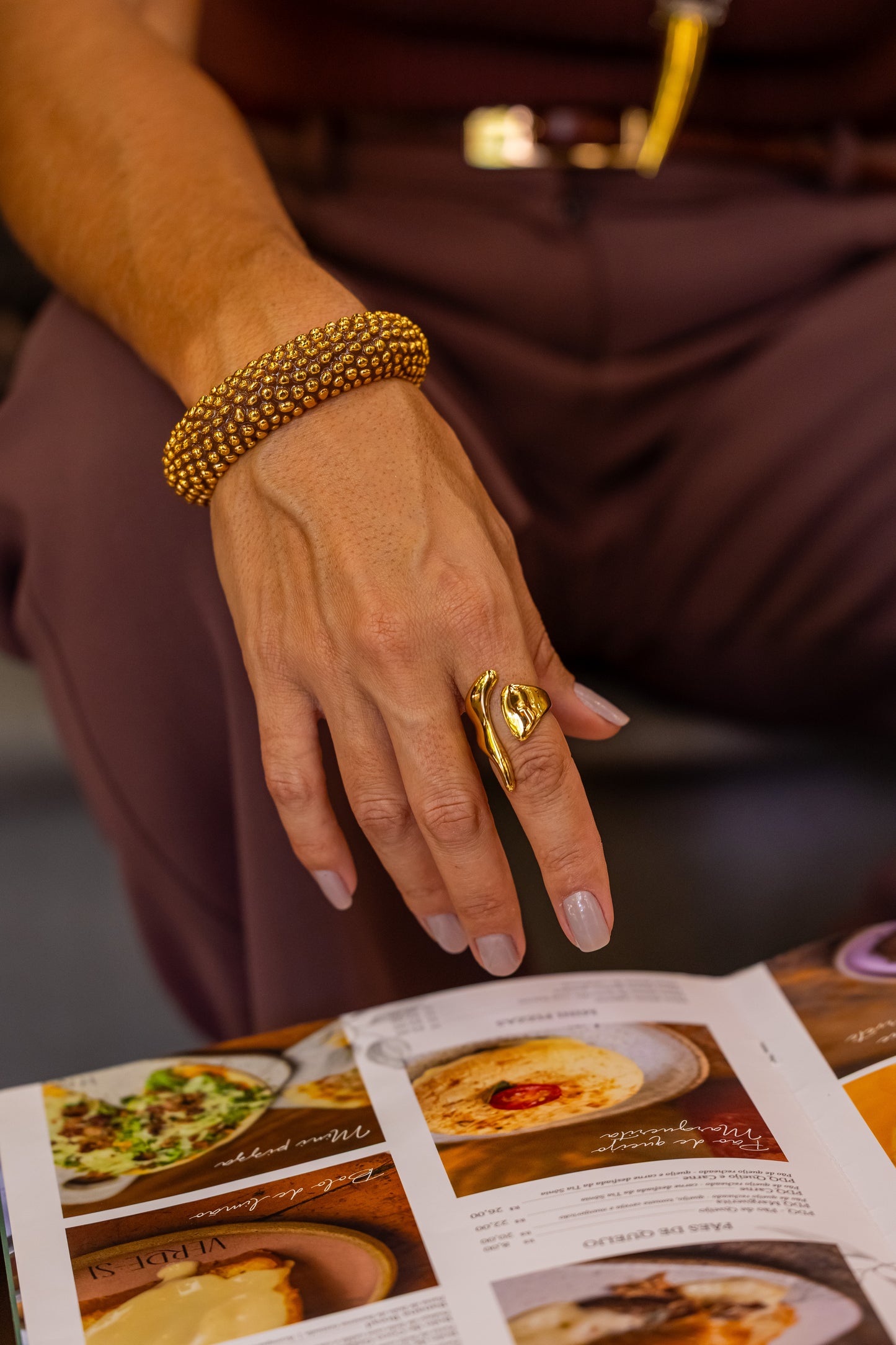 Bracelete Rígido Trama Marrom