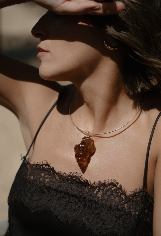 Choker Rígida Shell Âmbar