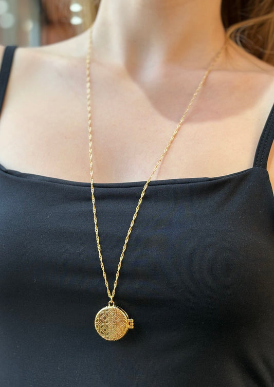 Colar Relicário Vintage Dourado