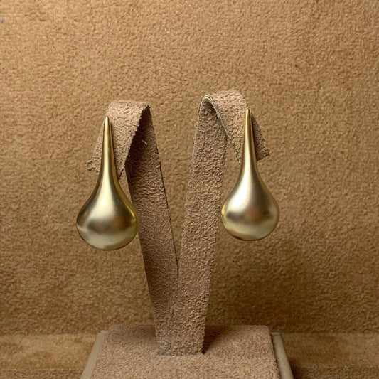 Brinco Kiki fosco dourado
